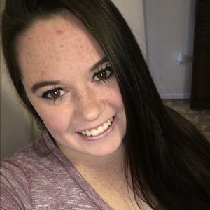 Meet your Posher, Rebekah